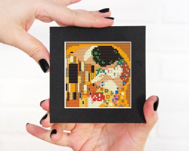 Miniature Cross Stitch Pattern PDF, The Kiss, Mini art by Gustav Klimt cross stitch chart, Tiny painting, Masterpiece tiny xstitch, Easy
